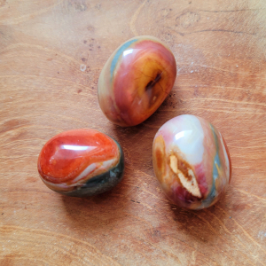 Polychroom jaspis knuffelstenen